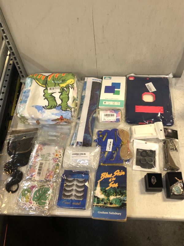 Photo 1 of 17 PCS MISC. ITEMS BAG LOT