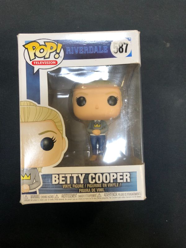 Photo 3 of FUNKO POP! TELEVISION: Riverdale - Betty|
