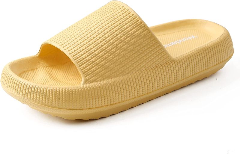 Photo 1 of Wondamo Cloud Slides Non Slip Cushioned Comfort Slippers for Men and Women
Size 7.5-8.5 MEN, 8.5-9 WOMEN
