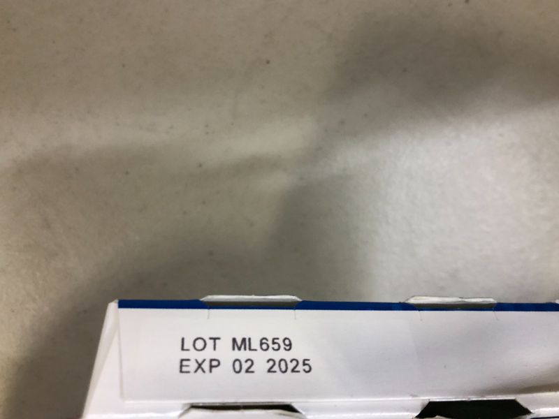 Photo 2 of Chest Congestion, Mucinex 12 Hour Extended Release Tablets, 40ct, 600 mg Guaifenesin Relieves Chest Congestion Caused by Excess Mucus, #1 Doctor Recommended OTC expectorant 40 Count (Pack of 1) Exp-02/2025