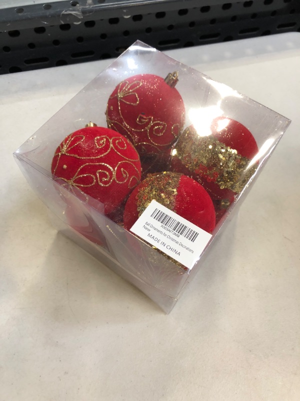 Photo 2 of 80mm/3.15in Christmas Balls Ornaments Set, Large Red and Gold Velvet Glitter Christmas Ornaments for Xmas Tree Decoration Shatterproof Hanging Ornaments for Wedding Party Home Indoor Decor 8 pcs