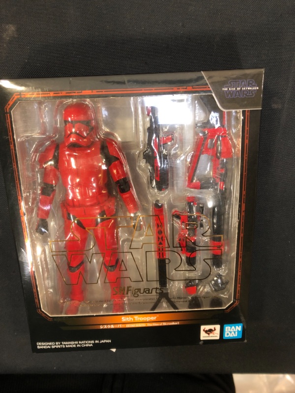 Photo 2 of BANDAI SPIRITS S.H.Figuarts Star Wars Sith Trooper (Star Wars: The Rise of Skywalker) 6in. PVC & ABS Painted Action Figure