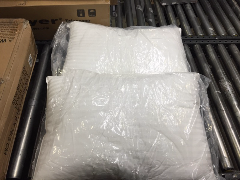 Photo 1 of 2 PK generic pillows 