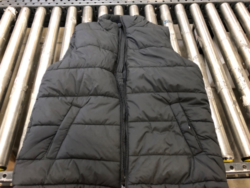 Photo 2 of Amazon Essentials Men's Mid-Weight Puffer Vest Large Black