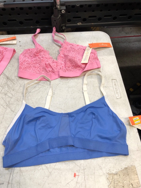 Photo 1 of 2 BRAS SIZE:MEDIUM