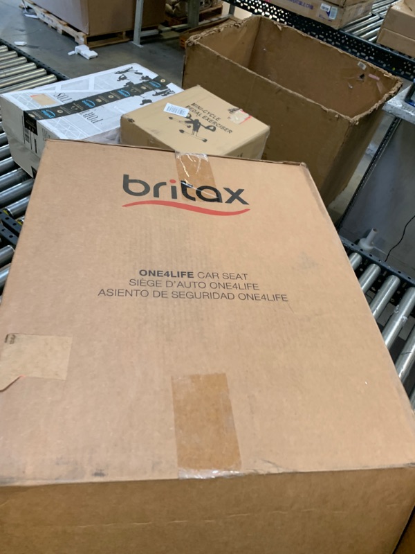 Photo 2 of Britax One4Life ClickTight All-in-One Car Seat, Cool N Dry Cool N Dry  --- Box Packaging Damaged, Minor Use, Scratches and Scuffs on Plastic
