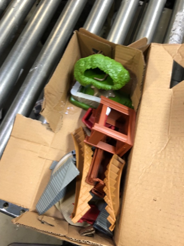 Photo 1 of Wizarding World Harry Potter, Magical Minis Amazon Exclusive Deluxe Hogwarts Castle, 3 Classroom Playsets, 22 Accessories, 3 Figures, Lights & Sounds (Amazon Exclusive) Hogwarts Castle Playset------------missing some items and hardware/screws