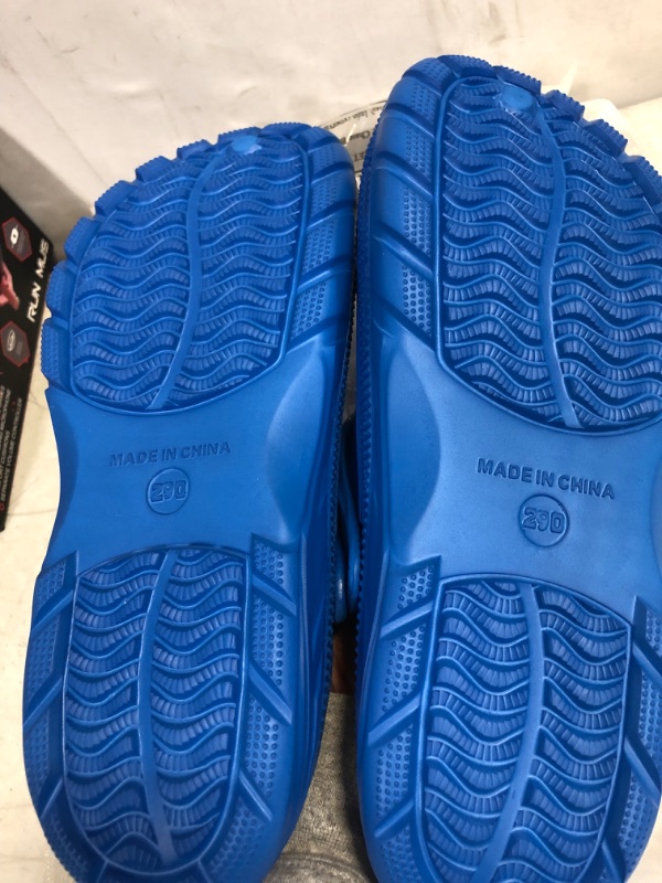 Photo 1 of ChayChax Men's and Women's Arch Support Clogs Garden Shoes Slip-on Outdoor Beach Slippers with Removable Cushion Footbed
SIZE 12-13 WOMEN / 10.5-11.5 MEN
