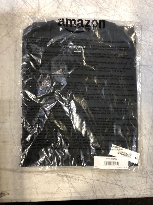 Photo 1 of Goodthreads Men's Slim-Fit Short-Sleeve Cotton Crewneck T-Shirt Medium Black No Pocket