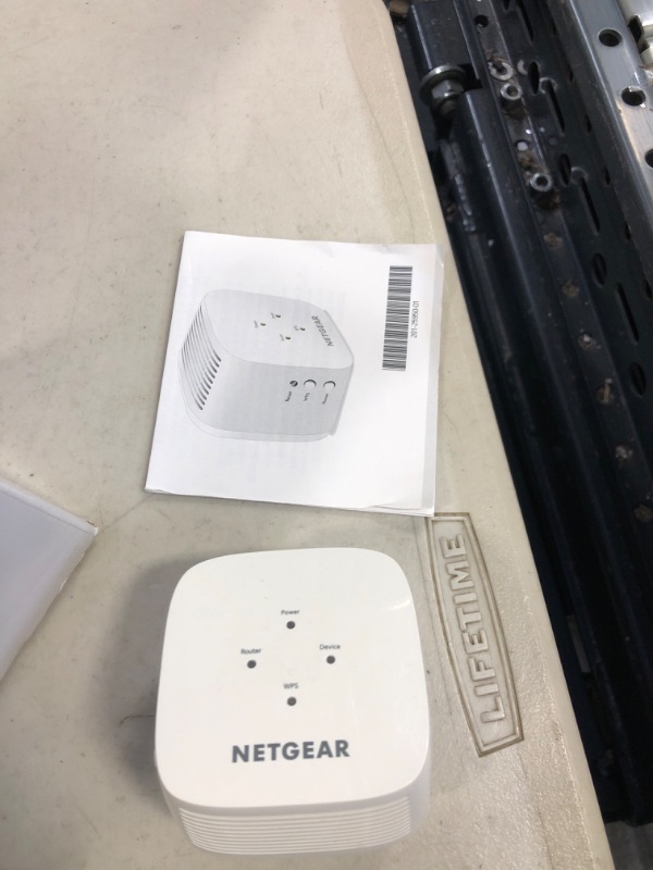 Photo 3 of NETGEAR WiFi Range Extender EX2800 - Coverage up to 1200 sq.ft. and 20 Devices, WiFi Extender AC750 unable to test