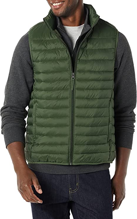 Photo 1 of Amazon Essentials Men's Lightweight Water-Resistant Packable Puffer Vest, Multipacks  SIZE L
