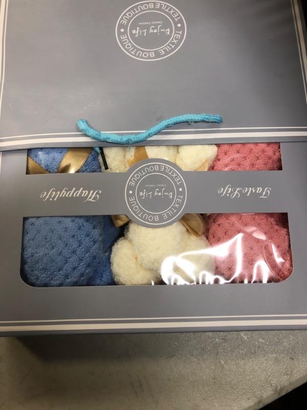 Photo 2 of 3pc Gift Box Set Classic Luxury Hand Towels | Cotton Hotel Spa Bathroom Towelcartoon Bear Gift Box Set |2pc 30x13 |1pc 11x11| 3 Pack | Beige Blue Pink
