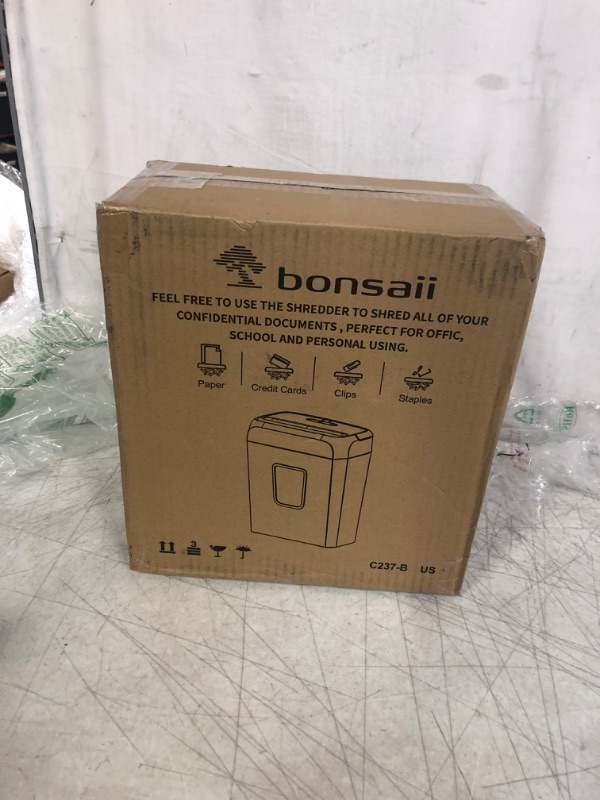 Photo 4 of Bonsaii Paper Shredder for Home Use,6-Sheet Crosscut Paper and Credit Card Shredder for Home Office,Home Shredder with Handle for Document,Mail,Staple,Clip-3.4 Gal Wastebasket(C237-B) 6-Sheet Cross Cut **BROKEN SAFETY MECHANISM** 