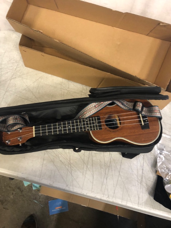 Photo 2 of EASTROCK Soprano Ukelele Sapele Beginner 21 inch Ukulele Big Package Kit. Ukulele Ukalalee Suitable for Kids, Beginners. (21-Sapele)
