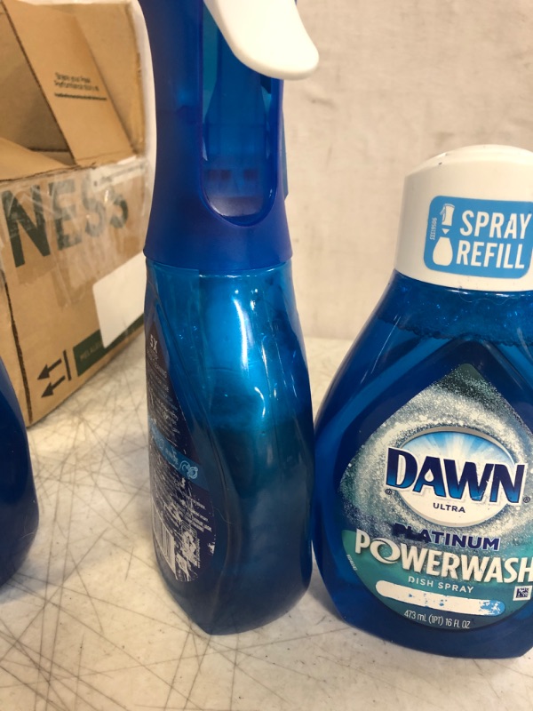Photo 3 of Dawn Platinum Powerwash Dish Spray, Dish Soap, Fresh Scent Bundle, 1 Spray (16oz) +  2 Refills (16oz each) Dawn Powerwash Starter Kit
USED 