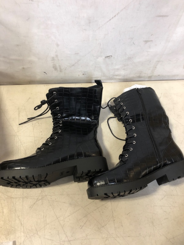 Photo 3 of Coutgo Womens Mid Calf Lace Up Boots Lug Sole Closed Toe Side Zipper Military Winter Combat Boot  SIZE 10 -- FOLDED BECAUSE OF BOX --