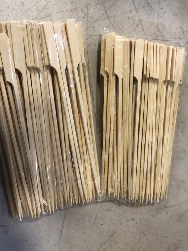 Photo 1 of 8 Inch Bamboo Skewers 100PCS Food Appetizer Toothpicks Wide Flat Paddle Bamboo Wood Picks for Cocktail, Marshmallow, Fruit, Grilling, Drink, BBQ, Barbecue, Yakitori Chicken, Fondue, Roasting  -- 2 COUNT --
