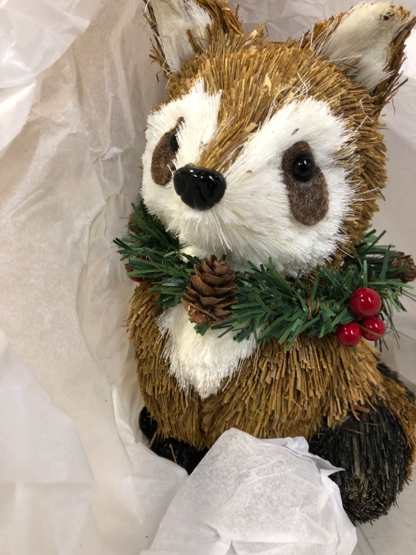 Photo 2 of Nature Vibe 7.9 Inches Cute Raccoon with Garland Christmas Table Decorations,Natural Sisal Realistic Woodland animals figurineas as Christmas Centerpieces for Tables,Gifts for Festival