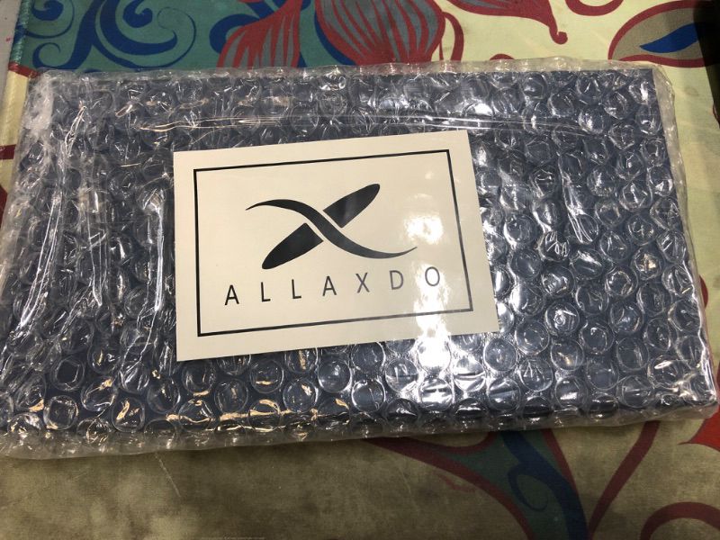 Photo 1 of ALLAXDO Sleep Masks for Women & Men, 100% Silk Eye Masks for Sleeping, Soft and Lightweight Eye Covers, Eye Mask with Elastic Strap, Good for Night Sleeping, Travel, Nap Christmas Gift Pack(Black) Black(with Gift Pack)