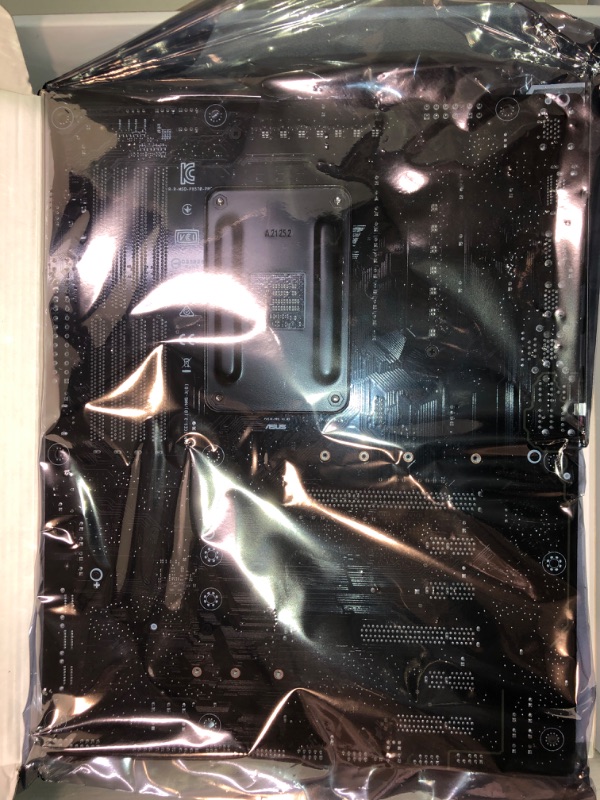 Photo 5 of ASUS AMD AM4 Pro WS X570-Ace ATX Workstation Motherboard with 3 PCIe 4.0 X16, Dual Realtek and Intel Gigabit LAN, DDR4 ECC Memory Support, Dual M.2, U.2, and Control Center