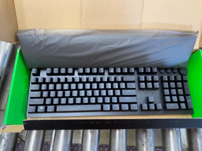 Photo 2 of RAZER HUNTSMAN V2