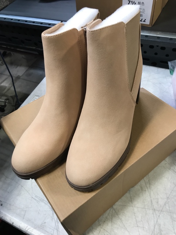 Photo 1 of BEIGE WOMENS BOOTS
SIZE 9