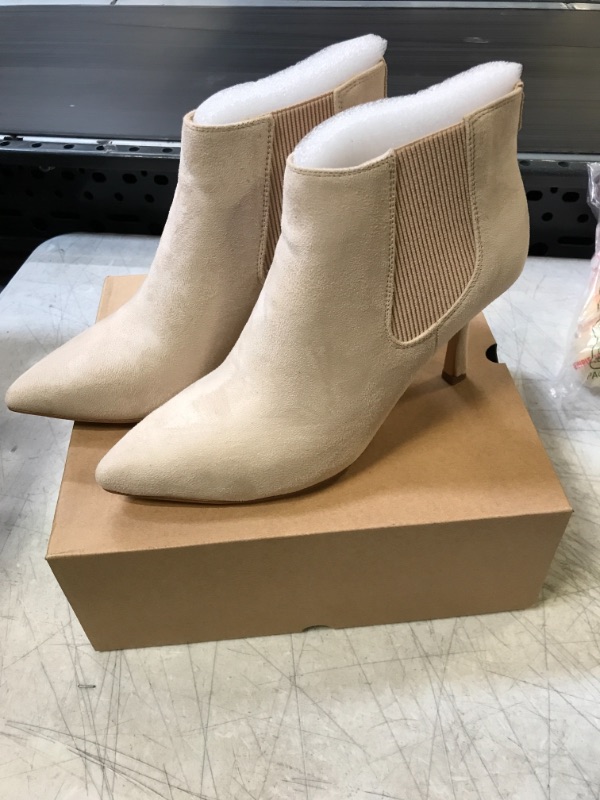 Photo 1 of BEIGE BOOTS 
WOMENS
SIZE 9.5