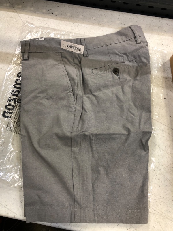 Photo 2 of Goodthreads Men's Slim-Fit 9" Lightweight Comfort Stretch Oxford Short 31 Metallic Silver-- Size 31W