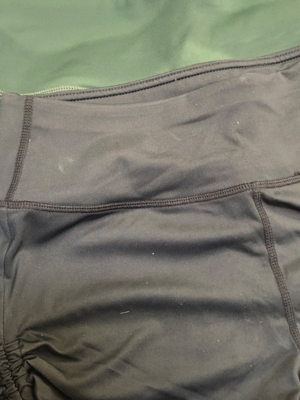 Photo 1 of CADMUS Athletic Booty Shorts for Women 3 Pack High Waisted Workout Pro Medium Booty Shorts: Inseam 2",black,grey,dark Green ++DAMAGE: SHOWN IN PICTURE++