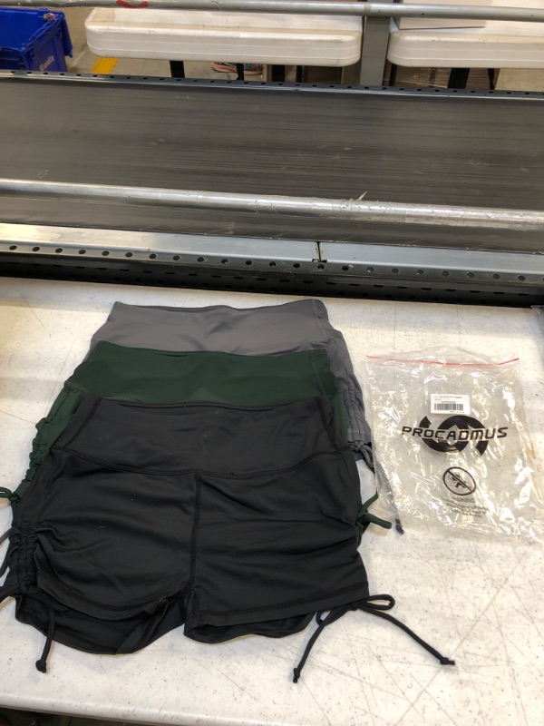 Photo 1 of CADMUS Athletic Booty Shorts for Women 3 Pack High Waisted Workout Pro Medium Booty Shorts: Inseam 2",black,grey,dark Green ++DAMAGE: SHOWN IN PICTURE++
