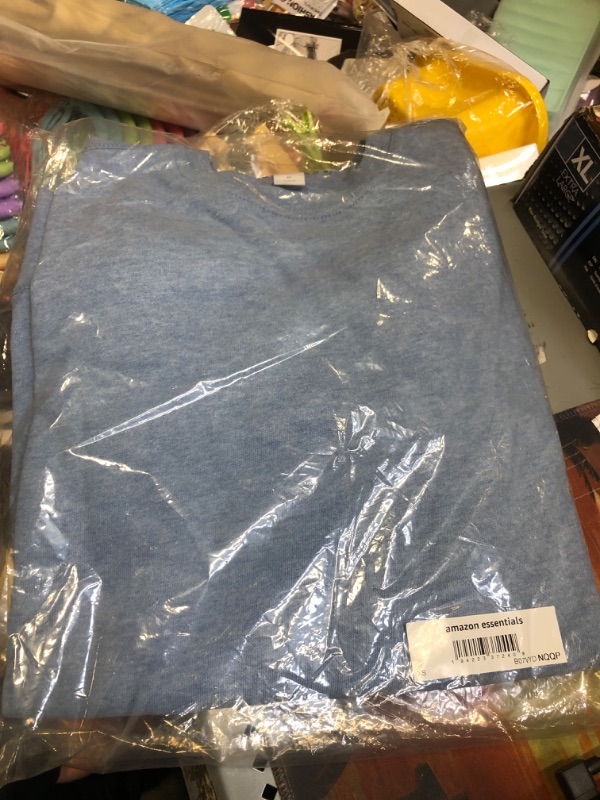 Photo 1 of Amazon Essentials Men's Shirt Size XS