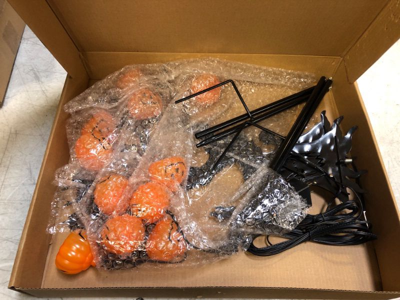 Photo 3 of 2 Pack Halloween Metal Pumpkin Yard Stakes Sign Lights, Halloween Yard Decorations with 6 Pumpkin Lights and 2 Iron Bats with 8 Modes, Halloween Pathway Lights for Lawn Garden Yard, Us Plug
++BOX SLIGHTLY DAMAGED++