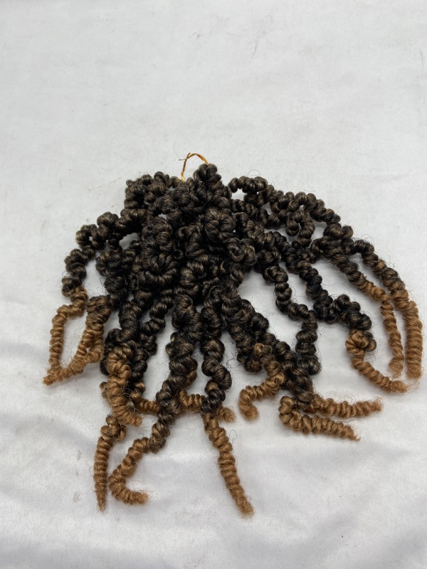 Photo 3 of Pre-twisted Spring Twist Crochet Hair Short Curly Braids Pretwisted Passion Twists Bomb Twist Bob Pre-looped Synthetic Hair
