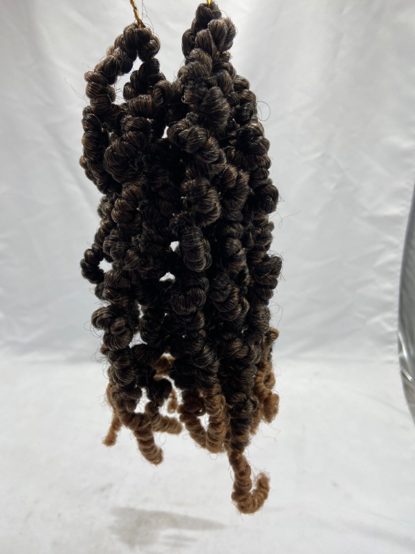 Photo 2 of Pre-twisted Spring Twist Crochet Hair Short Curly Braids Pretwisted Passion Twists Bomb Twist Bob Pre-looped Synthetic Hair
