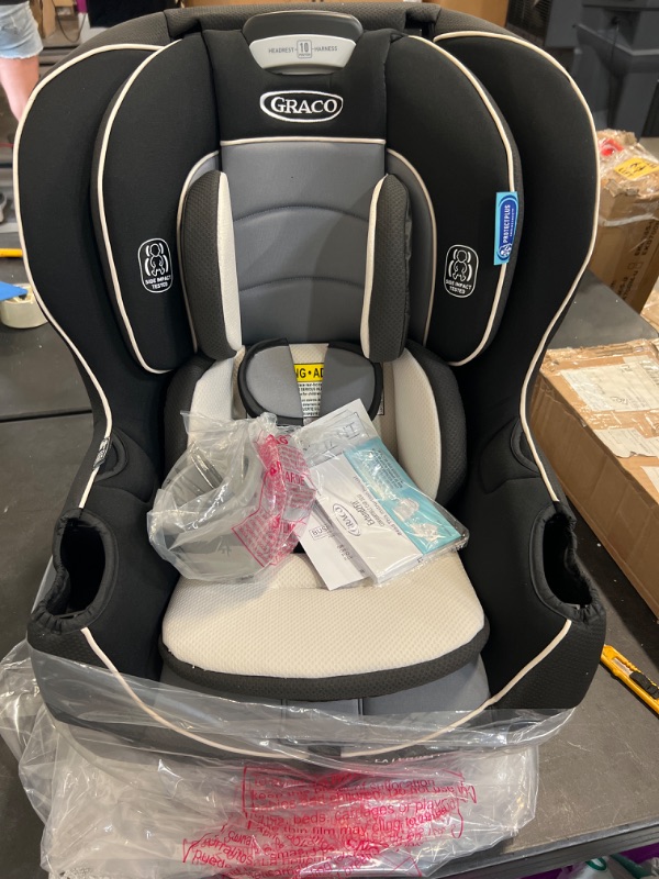 Photo 1 of Graco Extend2Fit Convertible Car Seat, Gotham