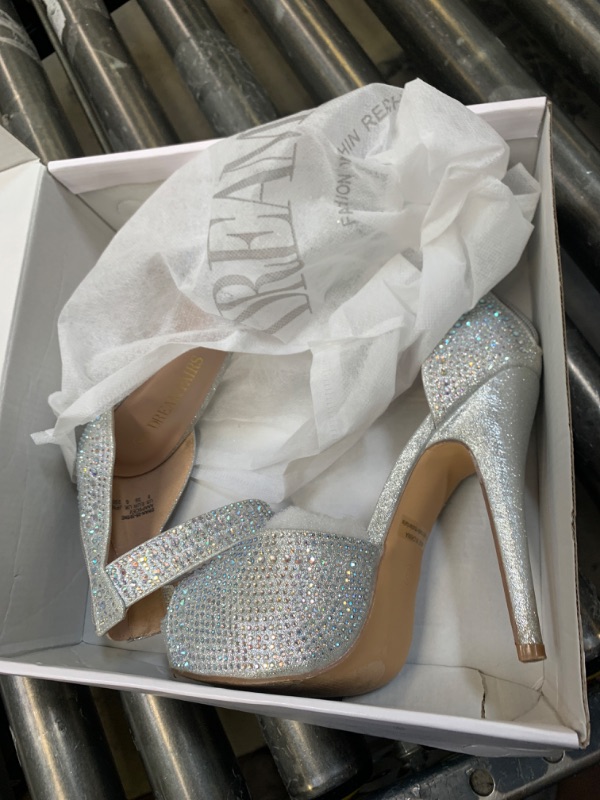 Photo 1 of Dream Pairs Size 8 Heels