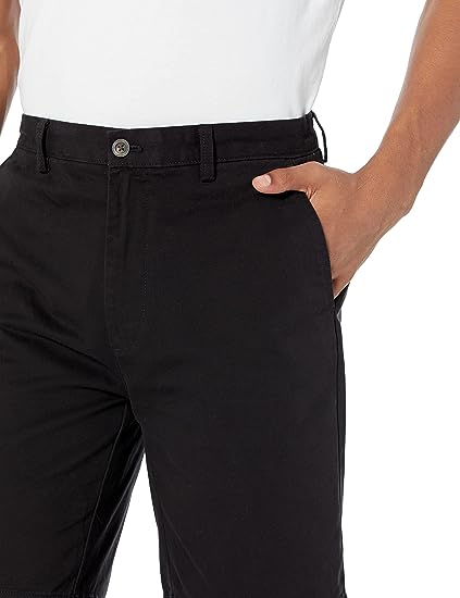 Photo 1 of Amazon Essentials Men's Classic-Fit Short SIZE 31
