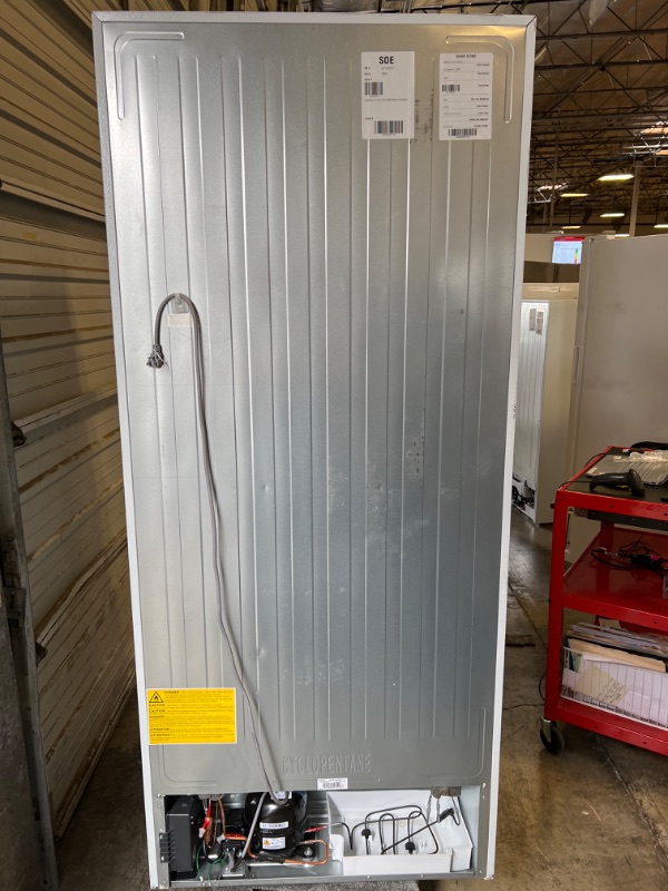Photo 4 of Midea Garage Ready 21-cu ft Frost-free Convertible Upright Freezer/Refrigerator (White)