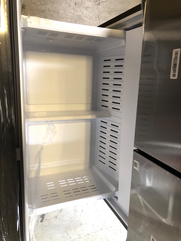 Photo 3 of Samsung Bespoke 30.1-cu ft Smart French Door Refrigerator with Dual Ice Maker (Stainless Steel- All Panels) ENERGY STAR
