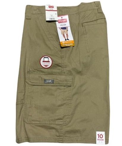 Photo 1 of Men's Wrangler Flex Cargo Shorts Relaxed Fit Tech Pocket size 36 
