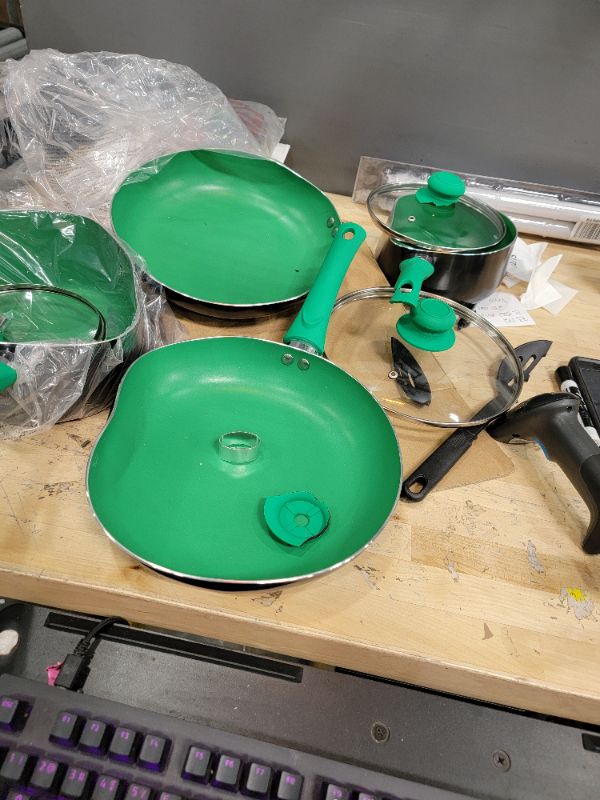 Photo 8 of ***DAMAGED Chef's Star Pots And Pans Set Kitchen Cookware Sets Nonstick Aluminum Cooking Essentials 2 Sets of 11 Pieces Green
