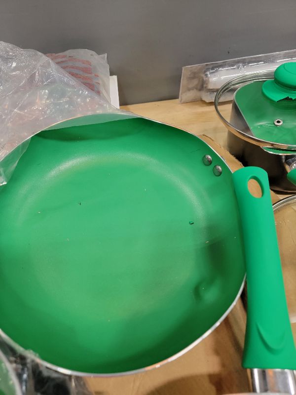 Photo 4 of ***DAMAGED Chef's Star Pots And Pans Set Kitchen Cookware Sets Nonstick Aluminum Cooking Essentials 2 Sets of 11 Pieces Green
