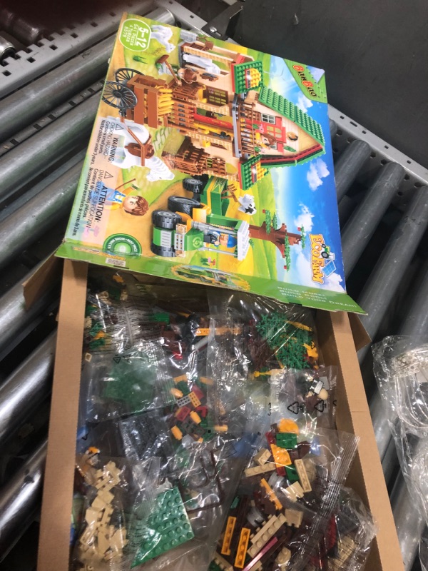 Photo 2 of BanBao Farm City 541-Piece Building Set