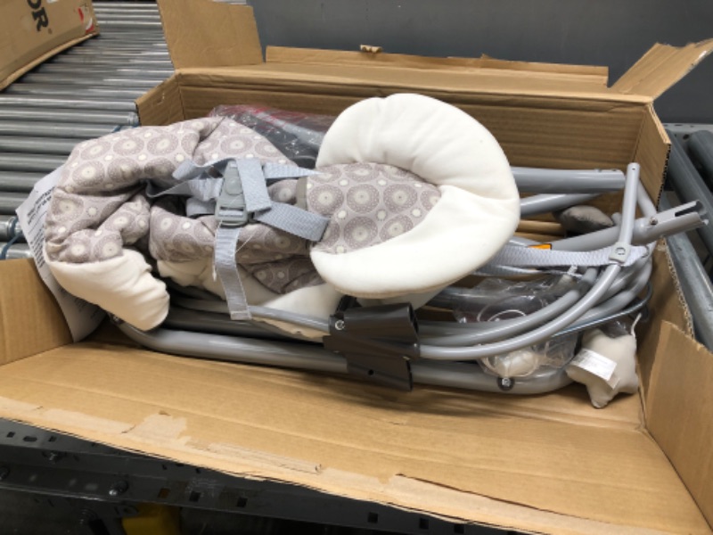 Photo 2 of Graco Simple Sway Abbington Baby Swing