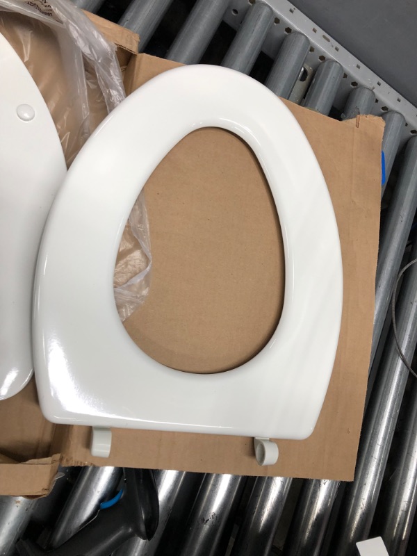 Photo 3 of **damaged, parts only**
Bemis 1600E4 Ashland Elongated Closed-Front Toilet Seat - White