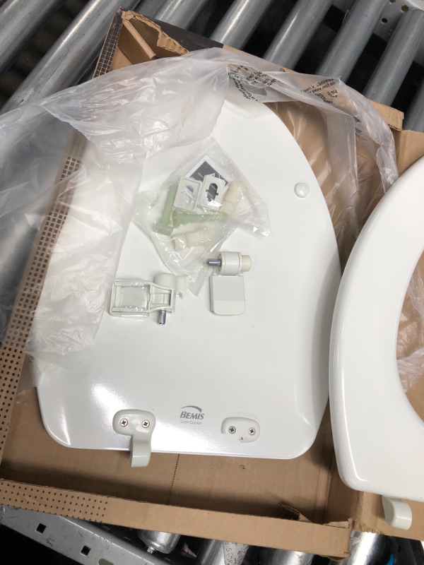 Photo 5 of **damaged, parts only**
Bemis 1600E4 Ashland Elongated Closed-Front Toilet Seat - White