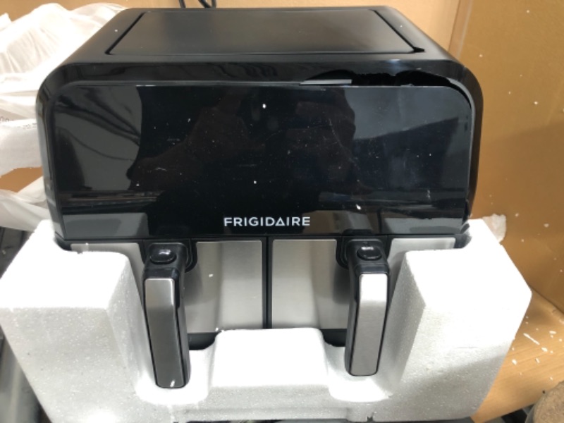 Photo 2 of (Major Damage - Parts Only) FRIGIDAIRE 8 QT DUAL zone 2-drawer Digital Air Fryer, Black/Stainless
