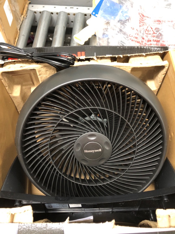 Photo 2 of 12 in. 3 Speed Whole Room Circulator Floor Fan