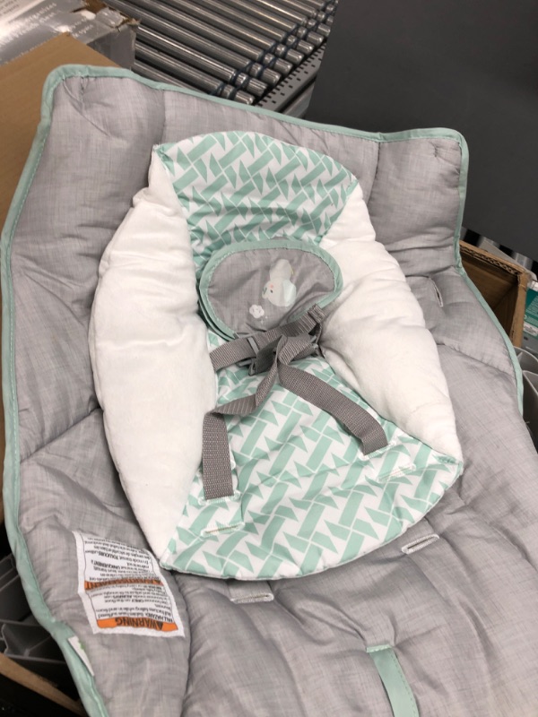 Photo 4 of Graco Simple Sway Abbington Baby Swing