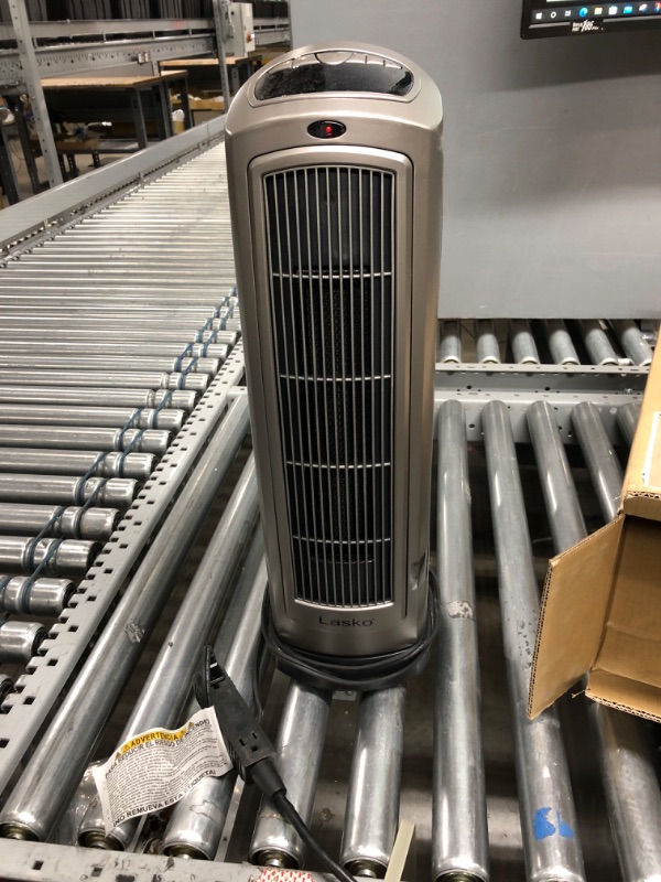 Photo 4 of ** TESTED*** Lasko Oscillating Digital Ceramic Tower Heater for Home with Adjustable Thermostat, Timer and Remote Control, 23 Inches, 1500W, Silver, 755320